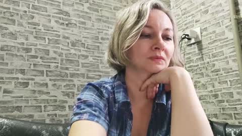 Snapshot of edithmanning chatting on December 2024 10:39:02 AM edithmanning online show from December 2024 10:39:02 AM