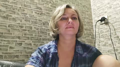 Snapshot of edithmanning chatting on December 2024 05:51:01 PM edithmanning online show from December 2024 05:51:01 PM