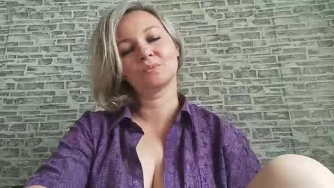 Snapshot of edithmanning chatting on September 2025 06:06:02 AM edithmanning online show from September 2025 06:06:02 AM