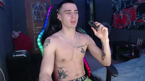 Eduar online show from December 2024 06:05:02 PM