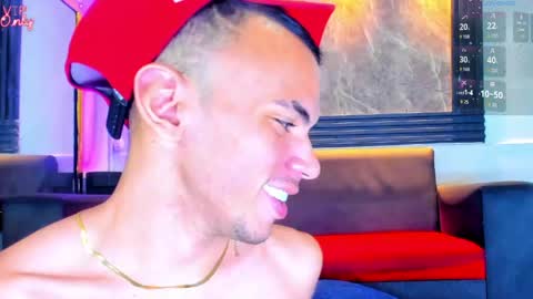 Snapshot of edward_24_ chatting on April 2026 04:06:02 AM Edward Colleman online show from April 2026 04:06:02 AM