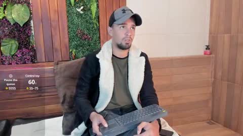 Eduardo online show from March 2025 03:28:02 AM