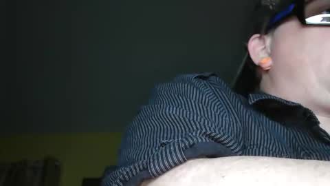 edwardaims_2please online show from December 2025 02:52:01 AM