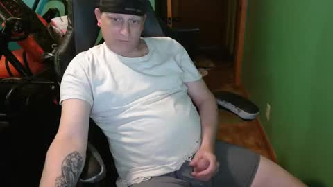 Snapshot of edwardaims_2please chatting on May 2026 03:30:01 PM edwardaims_2please online show from May 2026 03:30:01 PM