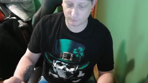 Snapshot of edwardaims_2please chatting on May 2026 01:40:02 PM edwardaims_2please online show from May 2026 01:40:02 PM
