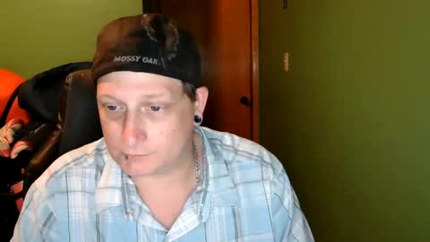 Snapshot of edwardaims_2please chatting on June 2026 02:34:02 AM edwardaims_2please online show from June 2026 02:34:02 AM