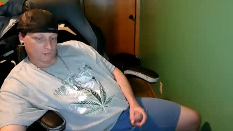 Snapshot of edwardaims_2please chatting on June 2026 02:53:01 AM edwardaims_2please online show from June 2026 02:53:01 AM
