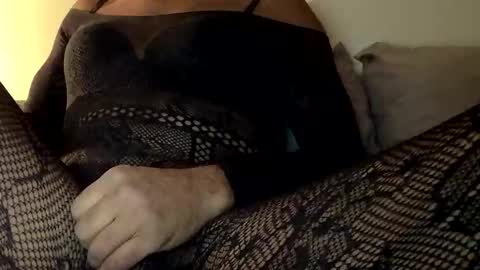 Edwardjojo22 online show from November 2025 02:10:01 AM