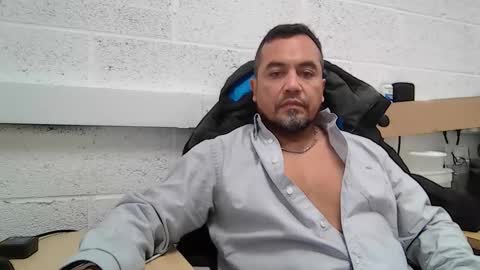 Snapshot of edwill13 chatting on February 2026 10:52:02 AM EdM online show from February 2026 10:52:02 AM