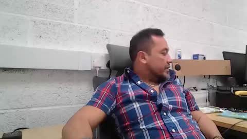 Snapshot of edwill13 chatting on February 2026 11:06:02 AM EdM online show from February 2026 11:06:02 AM