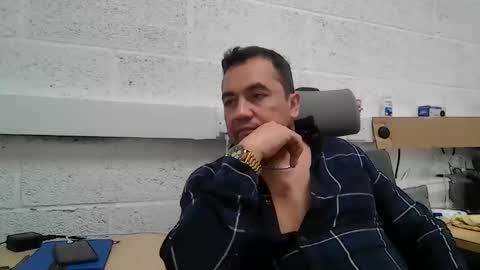 Snapshot of edwill13 chatting on February 2026 11:31:02 AM EdM online show from February 2026 11:31:02 AM