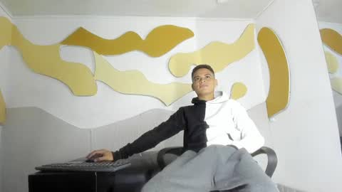 EdyLucianni online show from July 2026 03:58:01 PM