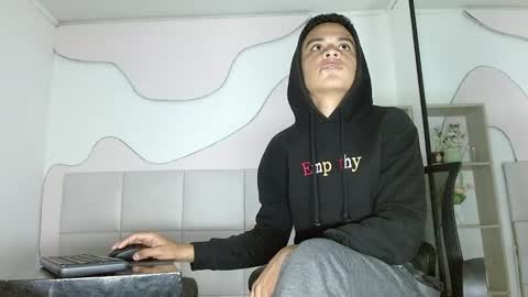EdyLucianni online show from July 2026 12:08:01 PM
