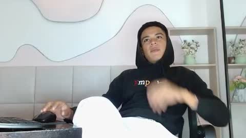 EdyLucianni online show from July 2026 11:49:02 AM