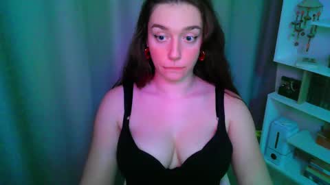 effie_balconii online show from October 2025 01:42:01 PM