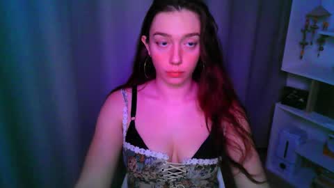 effie_balconii online show from November 2025 04:20:01 PM