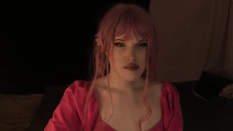 Snapshot of effiemur chatting on January 2025 03:03:01 PM Effie Mur online show from January 2025 03:03:01 PM