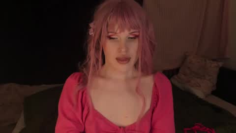 Snapshot of effiemur chatting on January 2025 02:32:02 AM Effie Mur online show from January 2025 02:32:02 AM