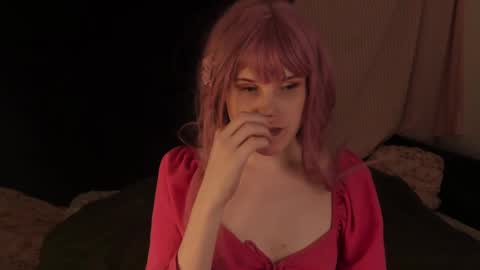 Snapshot of effiemur chatting on January 2025 03:01:02 PM Effie Mur online show from January 2025 03:01:02 PM