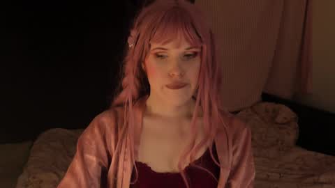 Snapshot of effiemur chatting on January 2025 06:14:02 AM Effie Mur online show from January 2025 06:14:02 AM