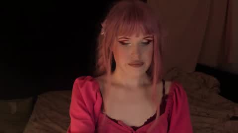 Snapshot of effiemur chatting on January 2025 06:16:01 AM Effie Mur online show from January 2025 06:16:01 AM