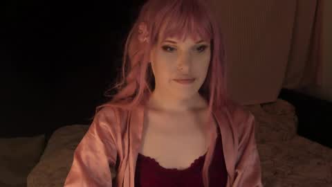 Snapshot of effiemur chatting on January 2025 07:08:01 PM Effie Mur online show from January 2025 07:08:01 PM