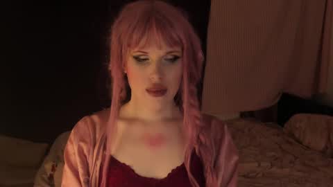 Snapshot of effiemur chatting on January 2025 06:19:01 PM Effie Mur online show from January 2025 06:19:01 PM