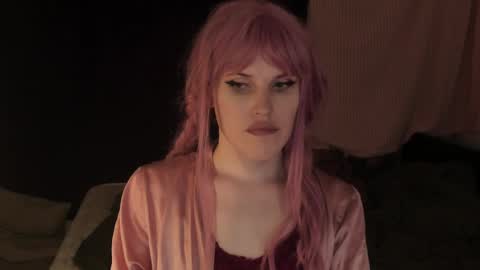 Snapshot of effiemur chatting on January 2025 06:32:02 PM Effie Mur online show from January 2025 06:32:02 PM