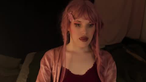 Snapshot of effiemur chatting on January 2025 03:40:01 PM Effie Mur online show from January 2025 03:40:01 PM