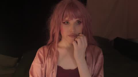 Snapshot of effiemur chatting on January 2025 06:50:01 PM Effie Mur online show from January 2025 06:50:01 PM