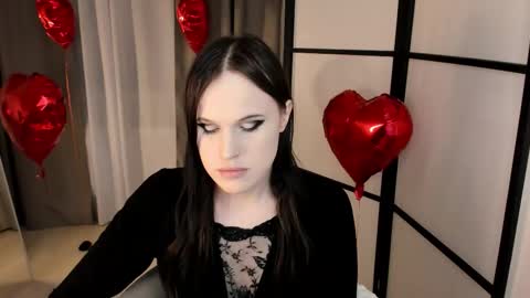 Snapshot of effiemur chatting on February 2026 11:01:01 PM Effie Mur online show from February 2026 11:01:01 PM