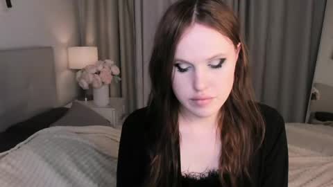 Effie Mur online show from May 2026 10:26:01 PM