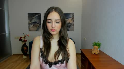 Effy Royse online show from May 2026 05:37:02 AM