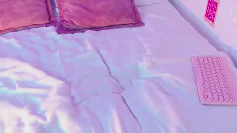 Snapshot of effyevans2 chatting on February 2025 04:14:02 AM - new video where i CUM in BIO online show from February 2025 04:14:02 AM