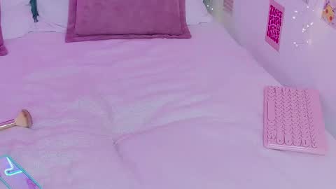 Snapshot of effyevans2 chatting on March 2025 04:19:01 AM - new video where i CUM in BIO online show from March 2025 04:19:01 AM