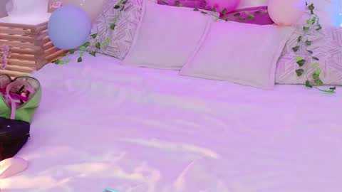 Snapshot of effyevans2 chatting on September 2025 04:12:01 AM - new video where i CUM in BIO online show from September 2025 04:12:01 AM