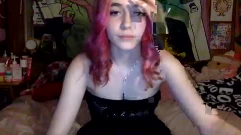 Snapshot of egirlhaile chatting on January 2025 05:35:01 AM Sparkly Haile online show from January 2025 05:35:01 AM