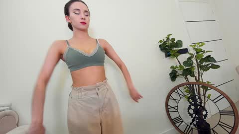 Snapshot of ehotlovea chatting on January 2025 05:23:01 AM Erik and Alice online show from January 2025 05:23:01 AM