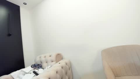 Snapshot of ehotlovea chatting on January 2025 02:11:01 AM Erik and Alice online show from January 2025 02:11:01 AM