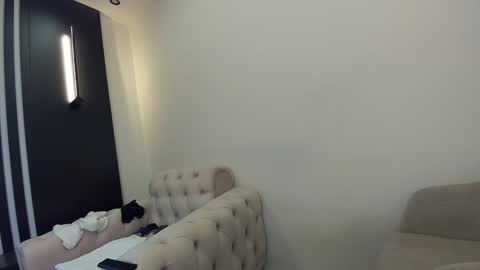 Snapshot of ehotlovea chatting on January 2025 06:07:01 AM Erik and Alice online show from January 2025 06:07:01 AM