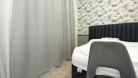 Snapshot of ehotlovea chatting on February 2025 03:24:02 AM Erik and Alice online show from February 2025 03:24:02 AM