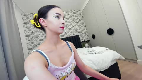 Snapshot of ehotlovea chatting on February 2025 07:15:02 AM Erik and Alice online show from February 2025 07:15:02 AM