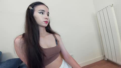 Snapshot of ehotlovea chatting on September 2025 08:18:01 AM Erik and Alice online show from September 2025 08:18:01 AM