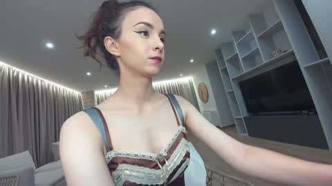 Snapshot of ehotlovea chatting on October 2025 12:08:01 AM Erik and Alice online show from October 2025 12:08:01 AM