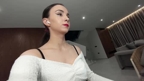 Snapshot of ehotlovea chatting on March 2026 05:32:02 AM Erik and Alice online show from March 2026 05:32:02 AM