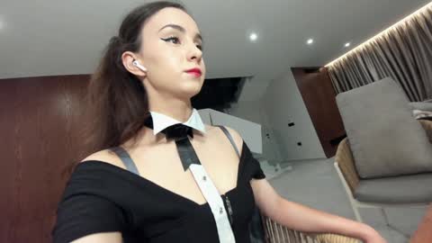 Snapshot of ehotlovea chatting on March 2026 05:01:02 AM Erik and Alice online show from March 2026 05:01:02 AM