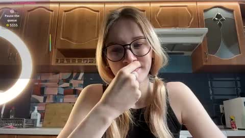 Snapshot of eileencrowday chatting on April 2026 03:01:01 AM eileencrowday online show from April 2026 03:01:01 AM