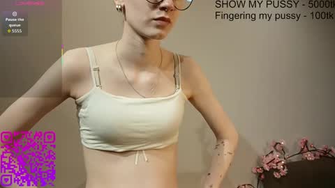 Snapshot of eileencrowday chatting on May 2026 03:12:01 AM eileencrowday online show from May 2026 03:12:01 AM