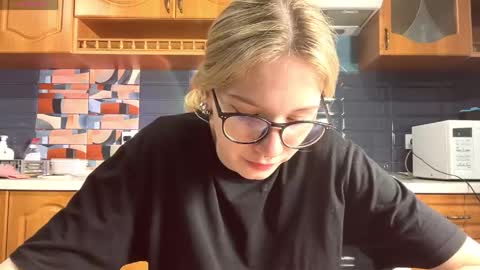 Snapshot of eileencrowday chatting on May 2026 03:35:01 AM eileencrowday online show from May 2026 03:35:01 AM