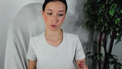 Snapshot of eileenmoores chatting on September 2025 11:43:01 AM eileenmoores online show from September 2025 11:43:01 AM